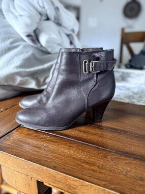 Brown ankle boots sz 7 1/2